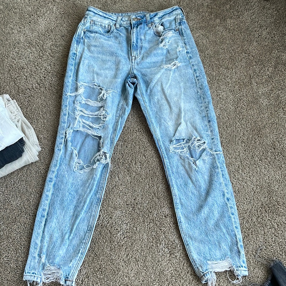 Distressed AE mom jeans